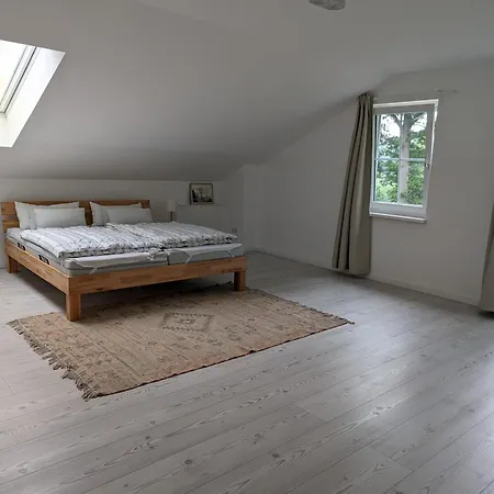 Tatil Evi Gaestehaus Im Gruenen Burgel (Thuringia)